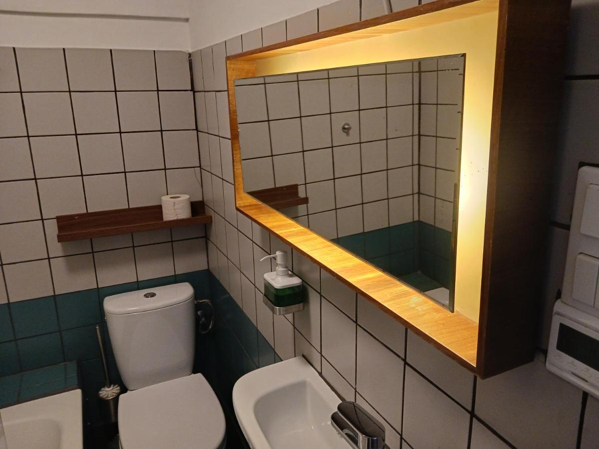 Squat Deluxe Berlin, The Guest house